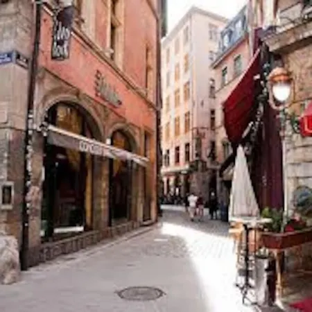 Appartement Pepite Rare 8 Personnes Au Coeur Battant Du Vieux Lyon